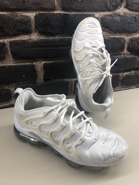 air max vapormax plus white