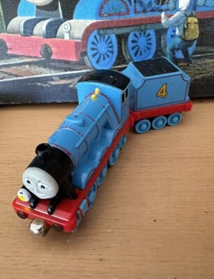 Take Along N Play Diecast Thomas Train Lights & Sounds Gordon with Tender!
