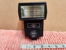 VTG Vivitar Auto Thyristor 283 Flash Shoe Mounted Flash ESTATE