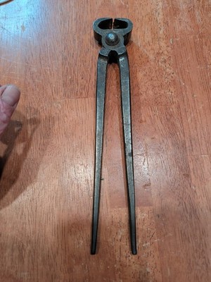 VINTAGE BLACKSMITH/ FARRIER HELLER NIPPER 10.5 '' NICE!