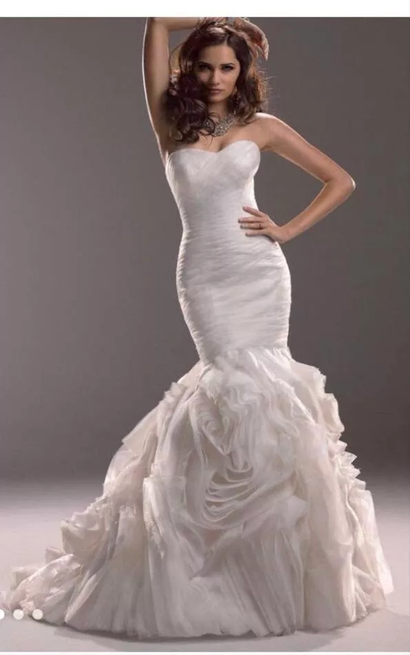 White trumpet wedding best sale dress