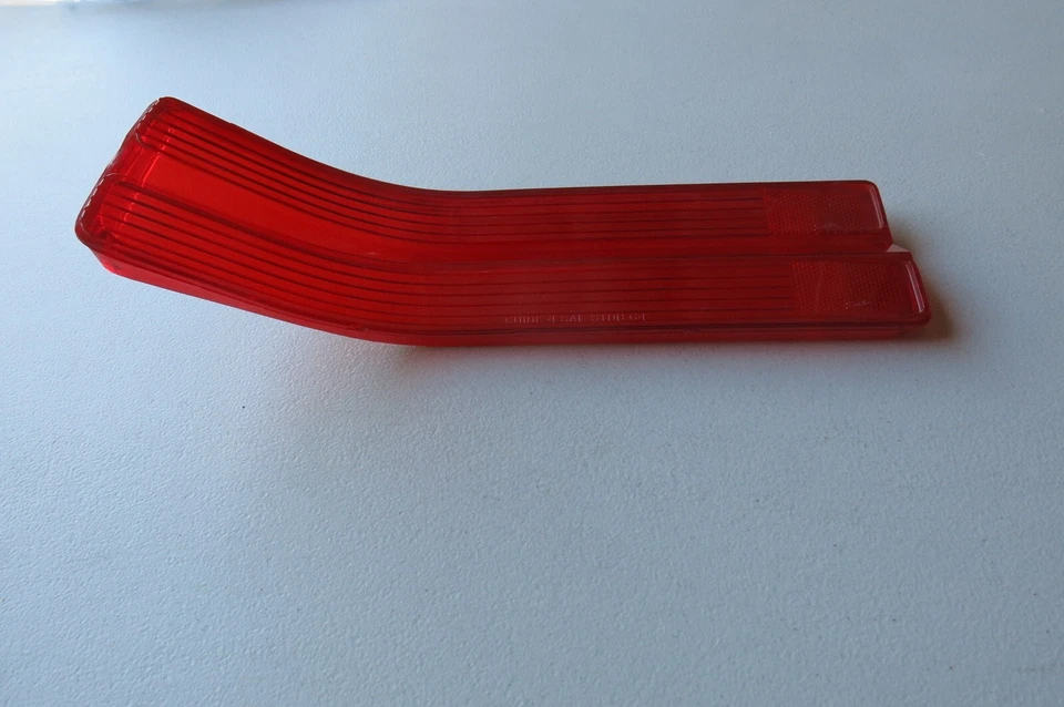 Lente de luz trasera Buick 5955435 vintage para Buick 1964 Foto 2 de 4