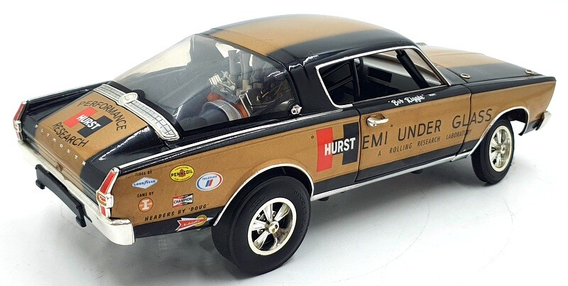 PLYMOUTH BARRACUDA 1/18スケール 1969 Plymouth Barracuda Red/Black 1:18 Scale. 383 ERTL Road