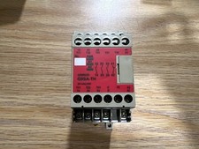 OMRON G9SA-TH301 SAFETY RELAY UNIT AC/DC 24 V