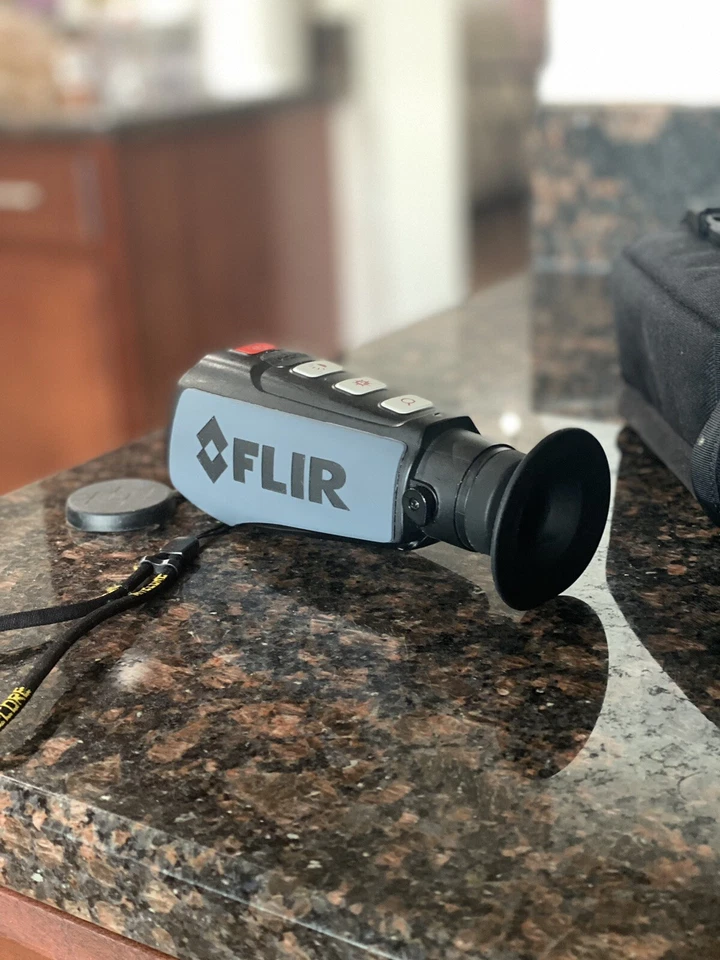 FLIR Ocean Scout 320 In Mint Condition With Zoom Capability Thermal Monocular! - Image 2 of 3