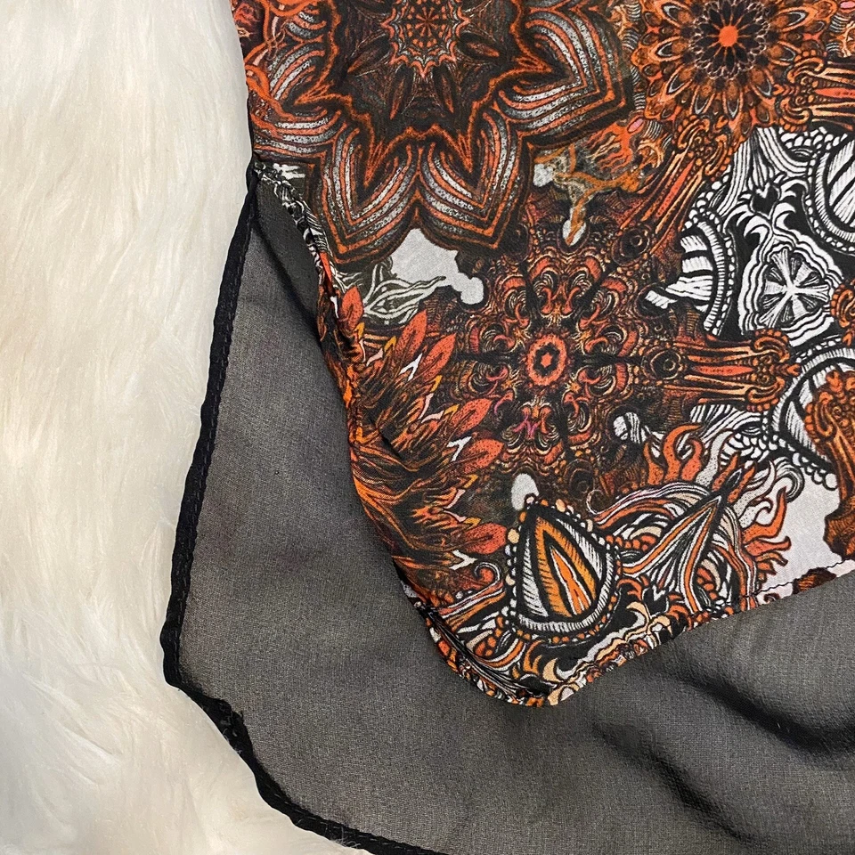 Blusa Helmut Lang Sin Mangas Transparente Botón Frontal Talla Mediana Roja y Negra Floral Foto 3 de 4