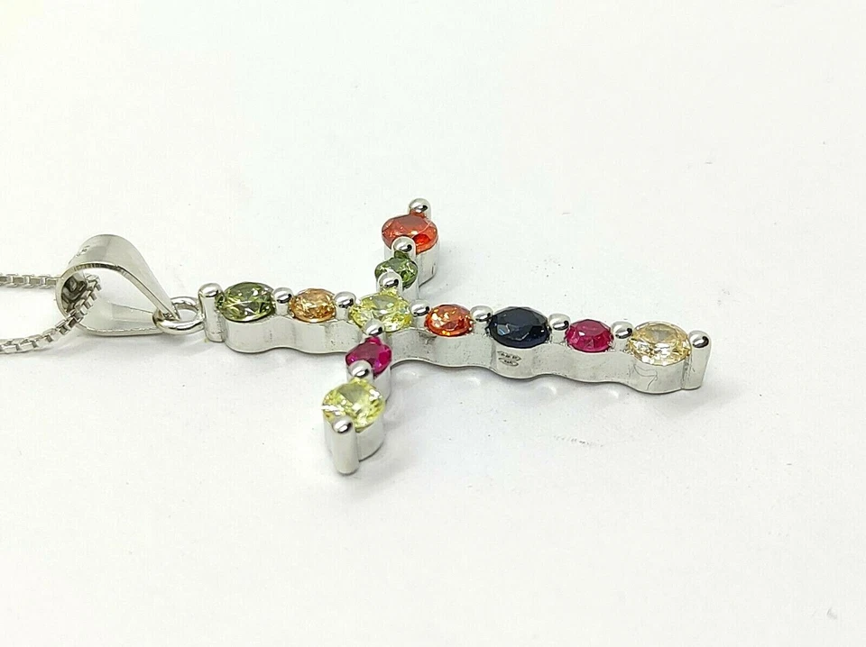 collana con ciondolo argento 925 rodiato croce con zirconi multicolor - Immagine 3 di 4