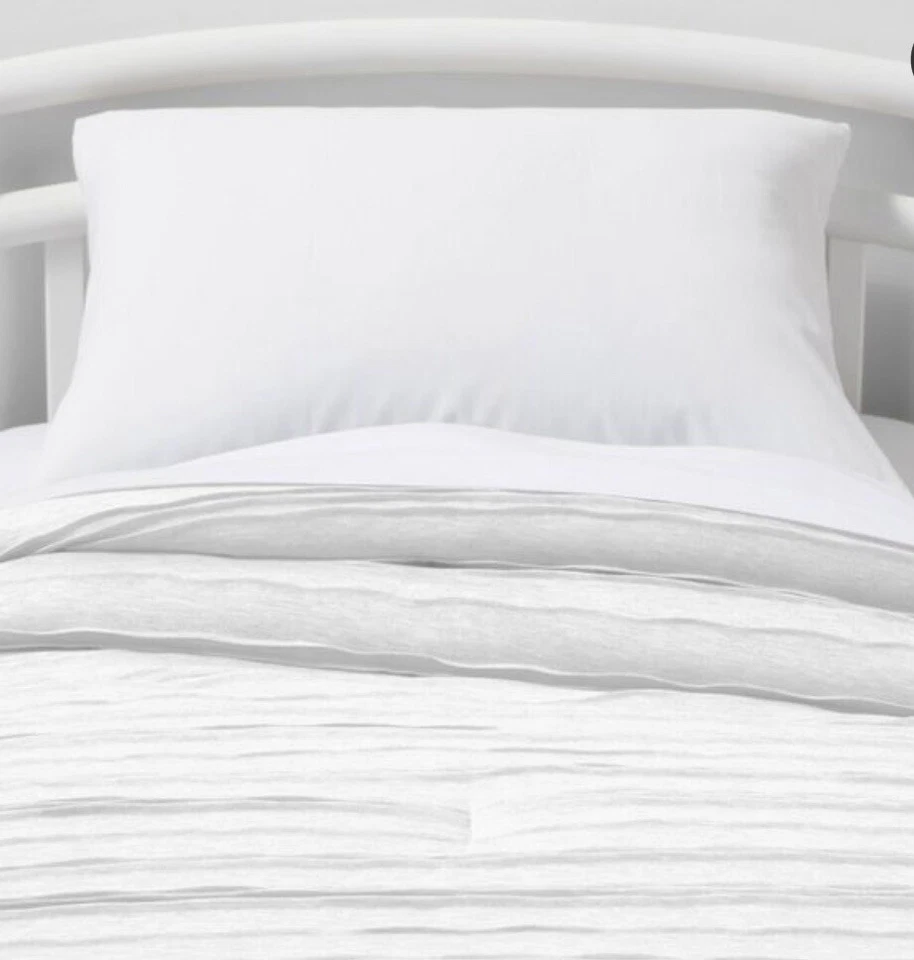 Edredón Pillowfort para niños pequeños 42 pulgadas x 58 pulgadas elevado ondulado jersey tejido patrón Foto 3 de 4