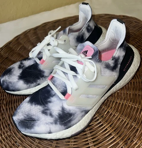 Adidas Womens UltraBoost 22 HP3309 White Running Shoes Sneakers Size 7