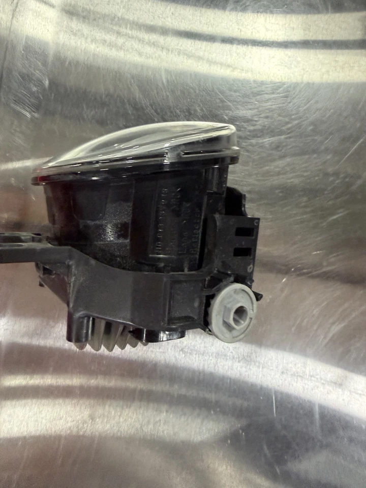 Luz antiniebla derecha del pasajero Lexus ES350 2013-2017 Foto 3 de 4