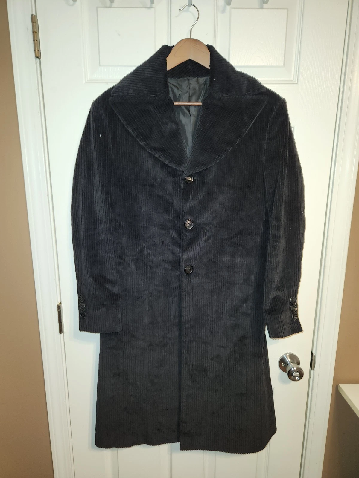 Sherlock Holmes 2009 Replica Coat, Perfect Condition, Men's Small/Slim - product detail image 1