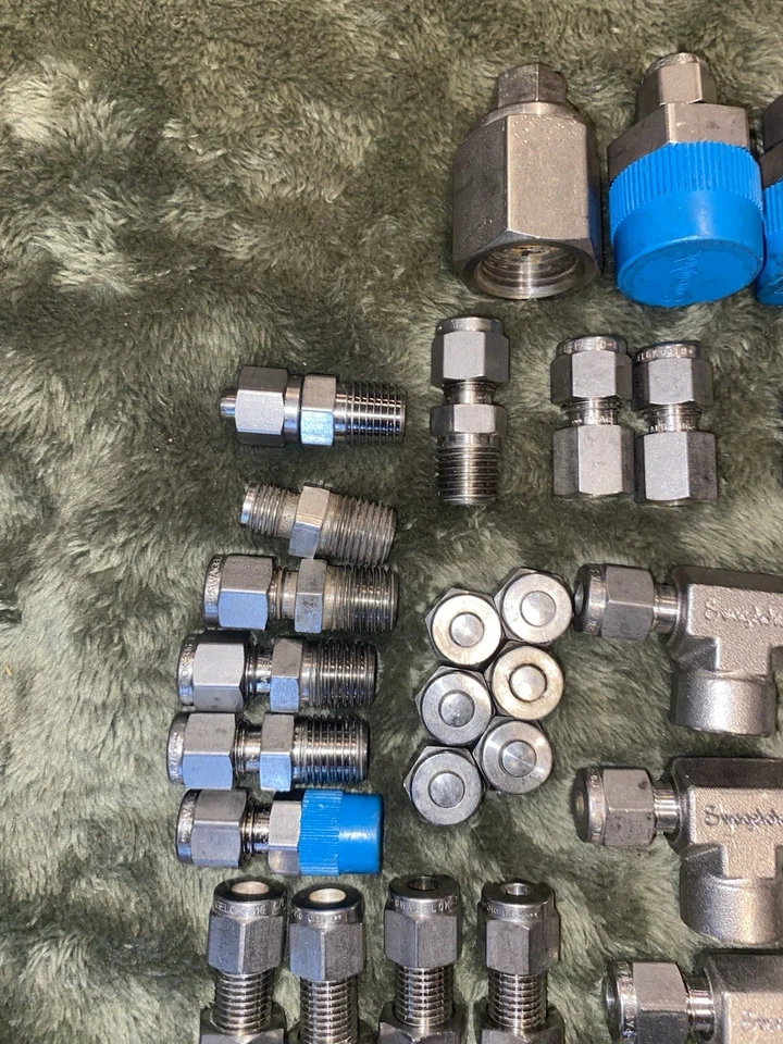 Large Lot Of 1/4” Swagelok SS-400- Tee Branch Run Elbow 90 Union Nut Stainless - Image 3 of 4