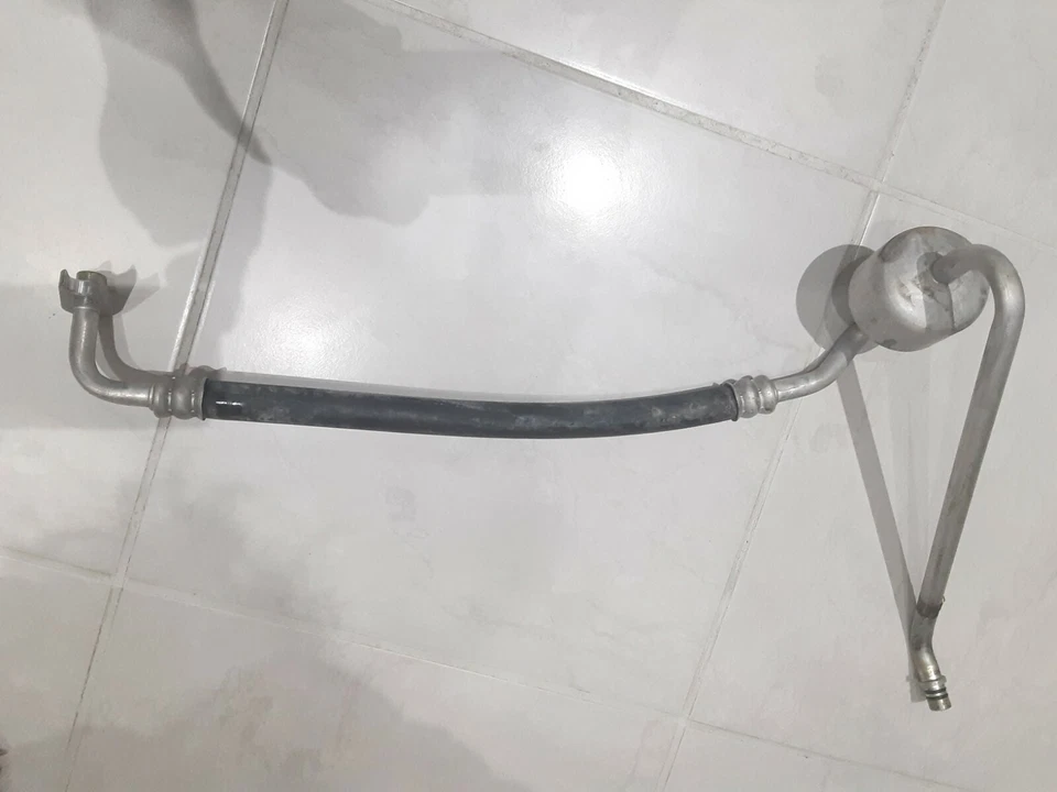 Manguera de tubo evaporador de aire acondicionado condensador Chevrolet Malibu 2006-2012 OEM 20800923* Foto 2 de 4