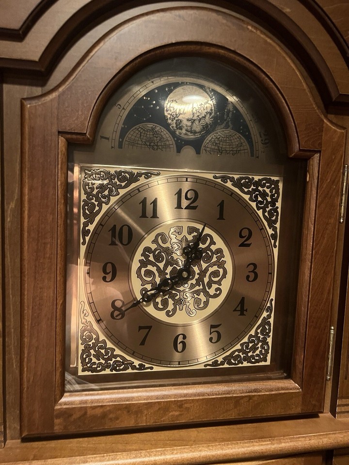 ESTATE SALE Ducks Unlimited Gun Storage Grandfather Clock