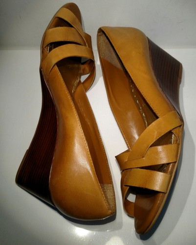 BCBGirls Sz8.5m leather yellow/mustard 3inch half wedge extra padding open toe - Picture 4 of 6