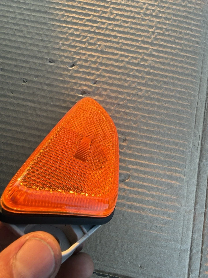 Luz de señalización lateral parachoques delantero lado pasajero Suzuki Kizashi 2010-2013 OEM Foto 4 de 4