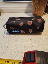 Kavu Pinecone Small Dopp Kit Cosmetic Bag Travel 