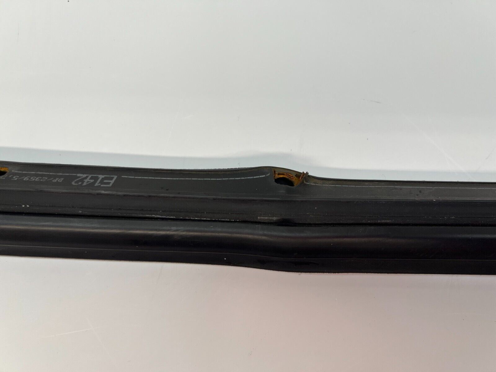FERRARI 458 ITALIA SPIDER DRIVER LH OUTER DOOR GASKET RUBBER SEAL OEM 81361400