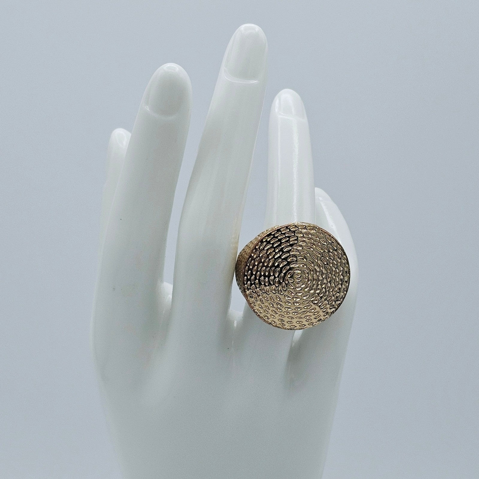 Circle Ring Vintage Stretch Textured Goldtone Fla… - image 5