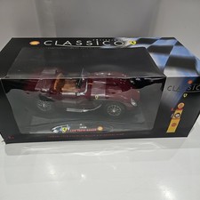 Boxed 1/18 Ferrari 250 Testa Rossa(1958) Shell Classico / Petrol pump