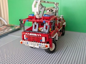 LEGO Technic 8289 Fire Truck &ndash; Complete &ndash;  With Manuals 