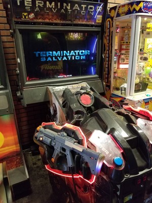 Terminator Salvation Deluxe By Raw Thrills Stand Up Arcade Game With Dba Ebay