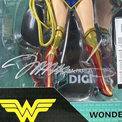 Signed by Jim Lee McFarlane Toys DC Direct Wonder Woman 1:6 Scale Statue Sealed - Picture 2 of 14