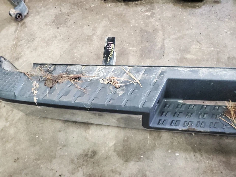 (SOLO RECOGIDA LOCAL) Parachoques trasero cromado sin asistencia de estacionamiento compatible con 16-19 TITAN XD 1 Foto 3 de 4