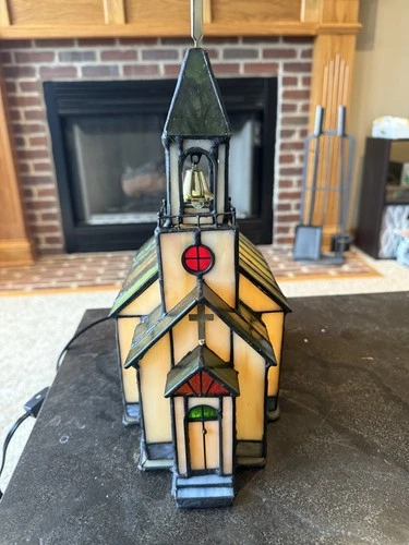 VTG Cracker Barrel Tiffany Style Stained Glass Church Lighted Accent Lamp