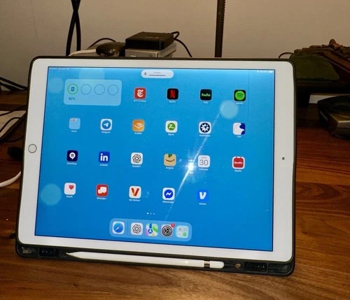 iPad Pro 12.9” 2nd Gen 64GB + Apple Pencil + Case – Excellent Cond - Ready 2 Use