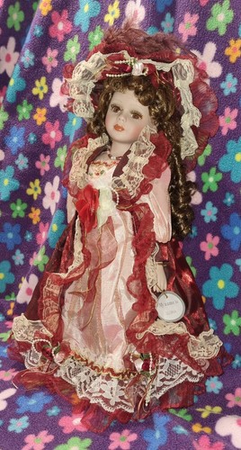 Homeart porcelain doll 5155 "Gloria" Pre owned.Good condition. - Picture 2 of 20