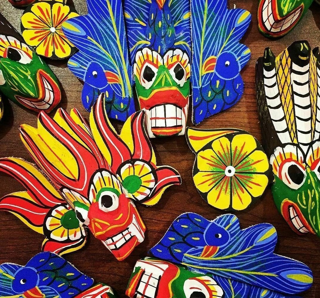 伝統的な木製マスク 多色 スリランカ Set of 4 Sri Lankan Handmade Traditional Tiki Wooden Mask 4