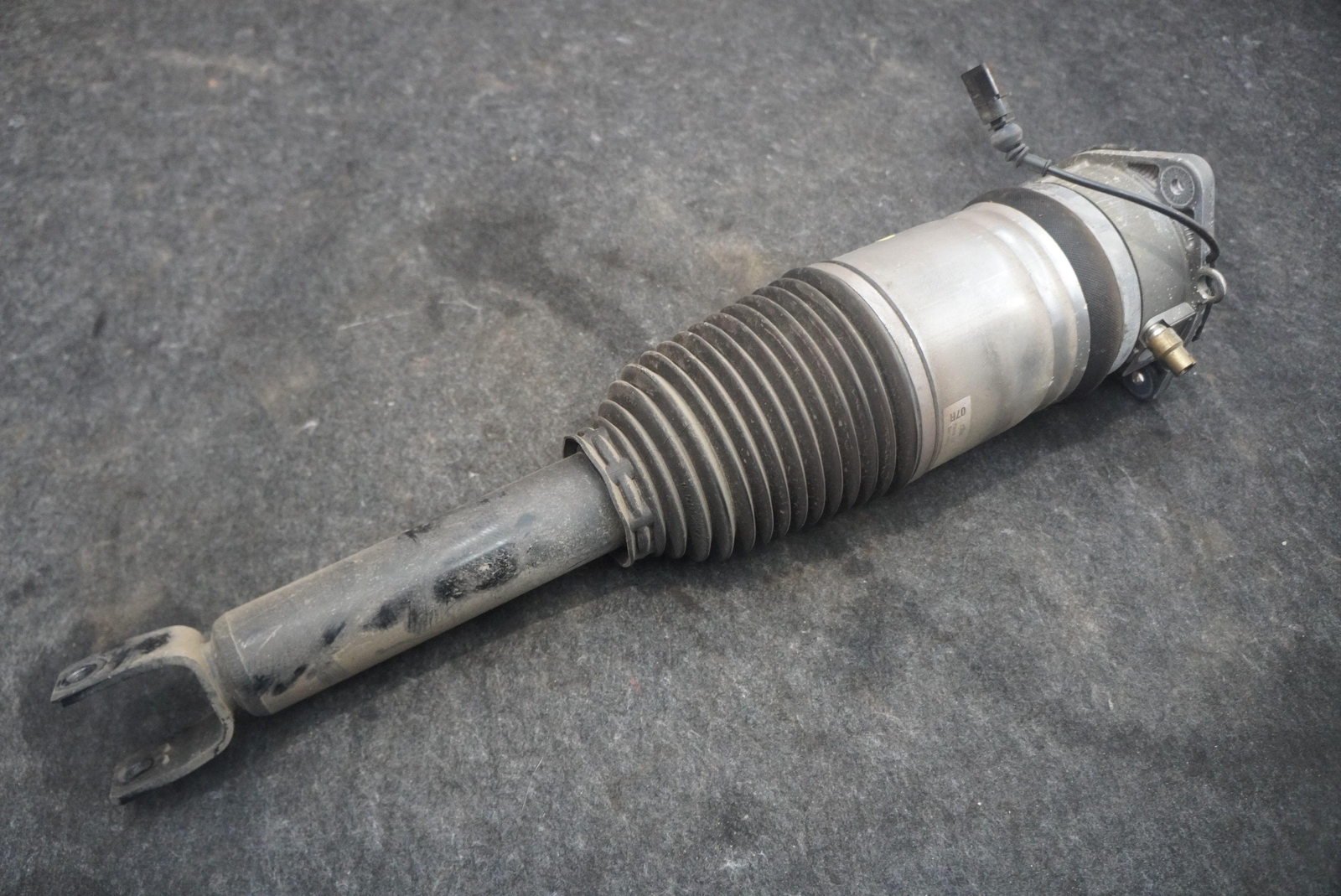 Rear Right Air Shock Absorber Strut 3W7616002D Bentley Continental GTC Speed 16
