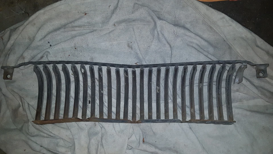 1951 1952 Buick Special Super Grille NOS acabamento de grelha - Imagem 2 de 2