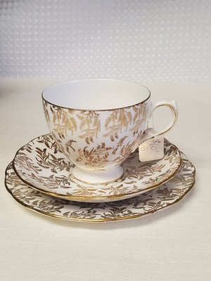 Crown Royal Fern Pattern Bone China - full gold gilding - 3-Piece Set - England
