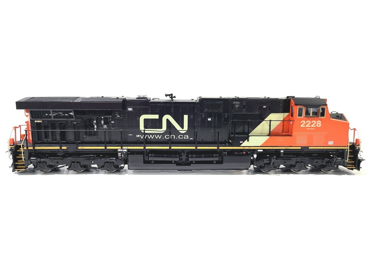 N*い様 JJRC C8801本体、トレーラーなどセット（オレンジ・緑） Overland OMI CN CNR GE ES44DC Canadian National #2228 HO Brass