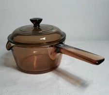 Corning Vision Cookware 1 Liter Amber Color Saucepan Pot w/Spout, Pyrex Lid. USA