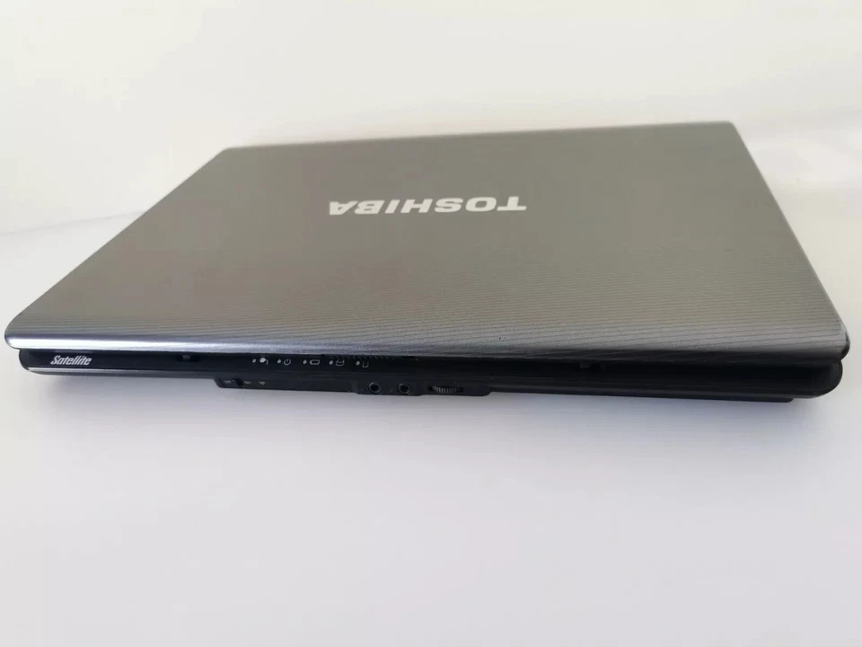 Toshiba Satellite L300-2DR Intel Celeron CPU 900 @2.20GHz RAM 2.50 GB HDD 250 GB - Image 3 of 4
