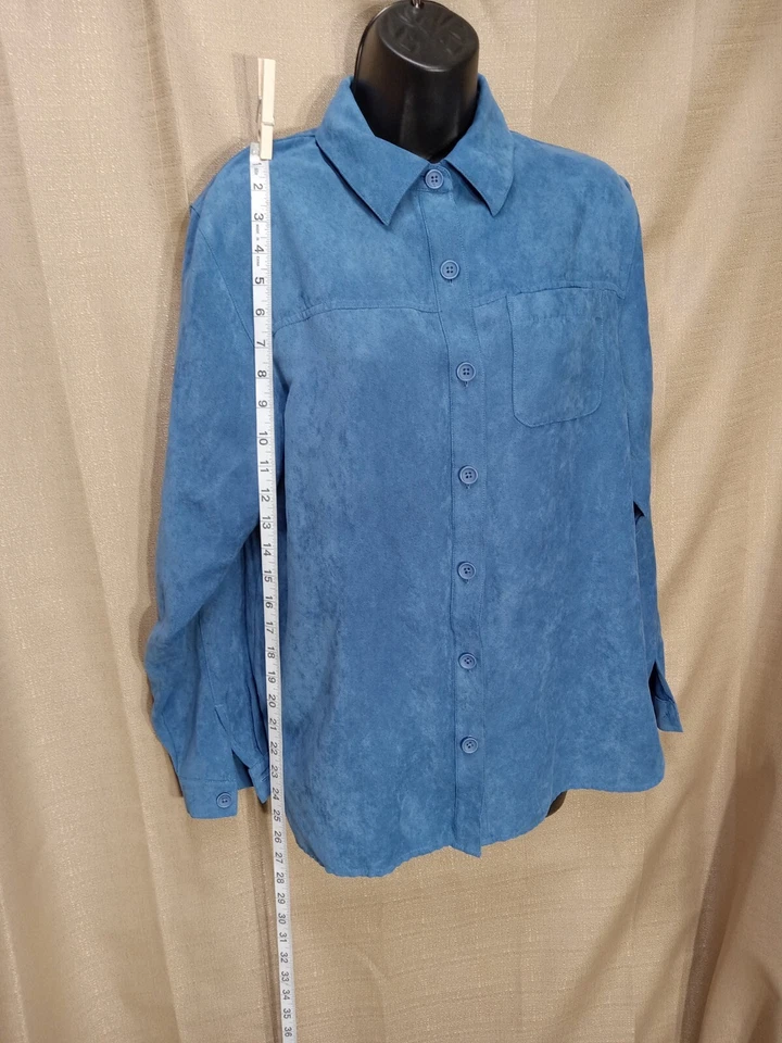 STUDIO WORKS - TOP DE GAMUZA AZUL SINTÉTICO - Mujer Talla Pequeña, Gamuza Sensación Abotonada Top Foto 4 de 4