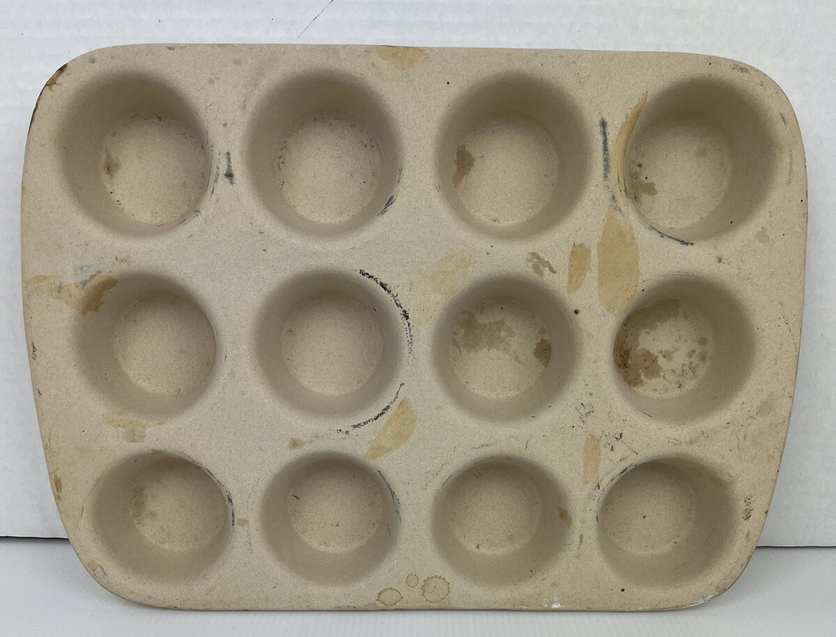 PAMPERED CHEF Stoneware 12-Muffin Pan Family Heritage Classic Collection RETIRED