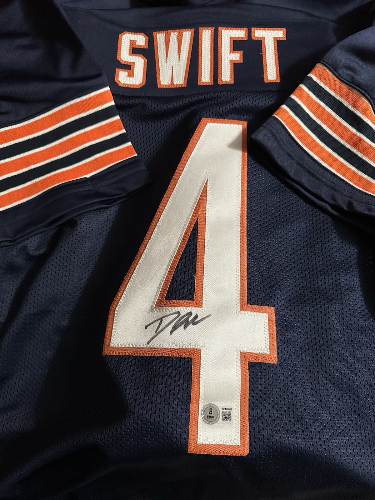 D'Andre Swift Chicago Bears #4 Signed Jersey BAS Witnessed COA