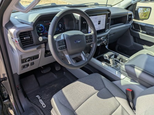 2025 Ford F-150 Lightning XLT - Picture 15 of 40