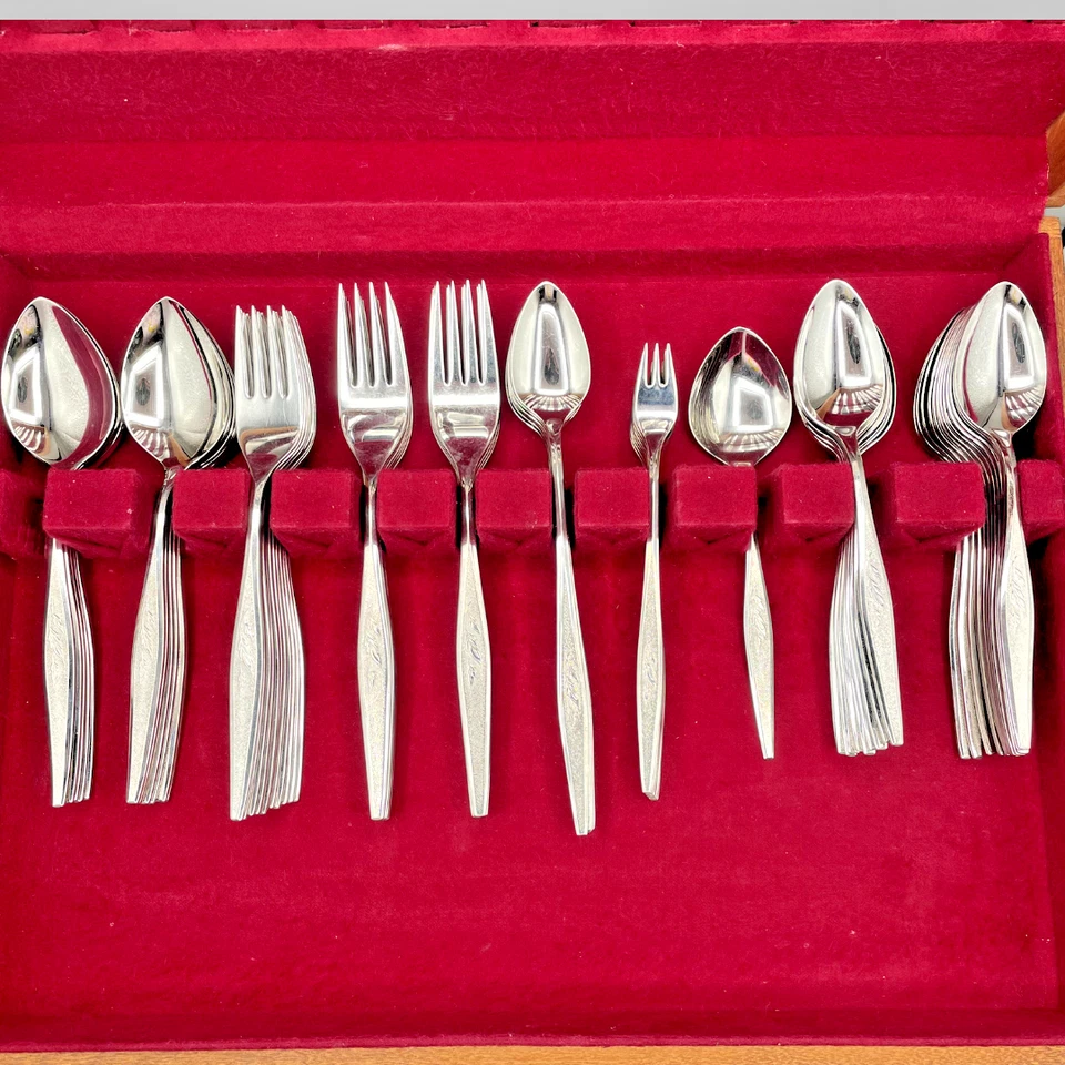 Community Stainless Flatware Set 86 Pc Woodmere Leaf Double Decker Chest 1960s - Image 4 of 4