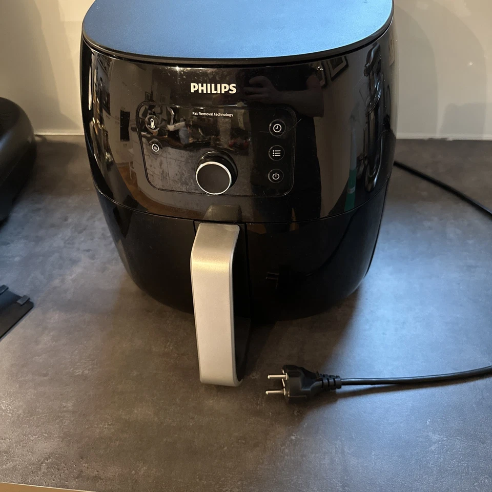 Philips Airfryer Heißluftfritteuse XXL, Schwarz, 7,3L mit Zubehör (HD9762/90), Foto 2 von 4