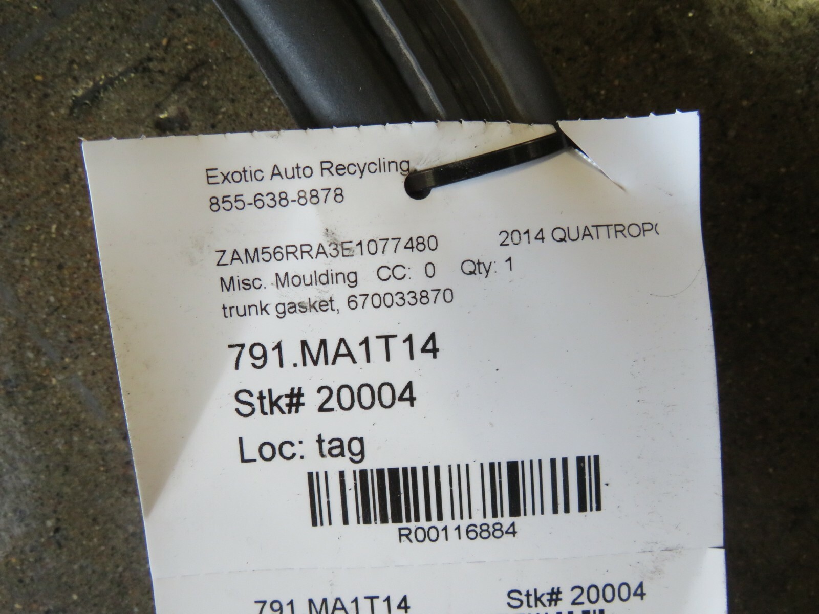 2014 Maserati Quattroporte, Trunk Gasket, Used, P/N 670033870