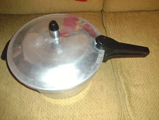 Pomtrex 6.3 Quart Pressure Cooker. Vintage Pressure Cooker Made In Brazil.