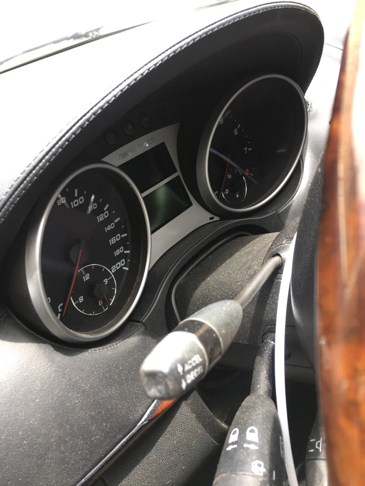 Mercedes-Benz ML63 2007 AMG piezas coche o comprar las piezas coche motor es bueno Foto 4 de 4