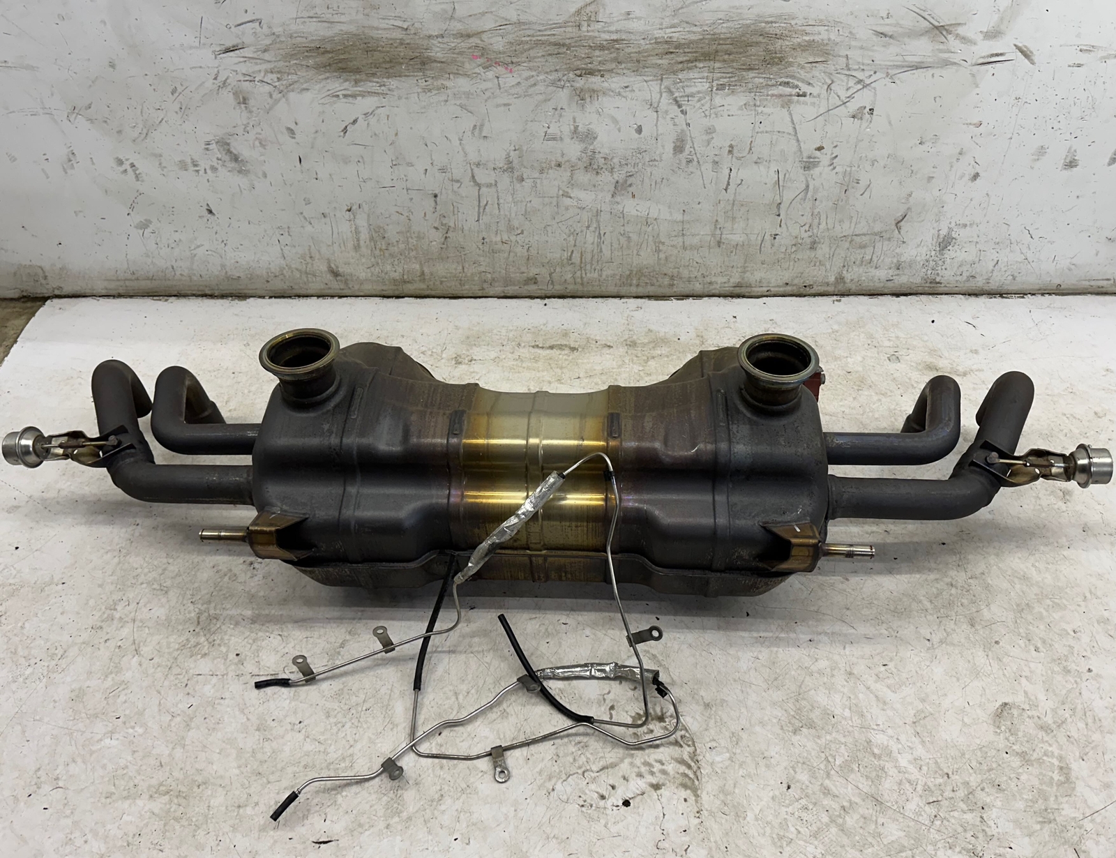 15-18 Lamborghini Huracan Exhaust Muffler Factory OEM 4T0 251 609