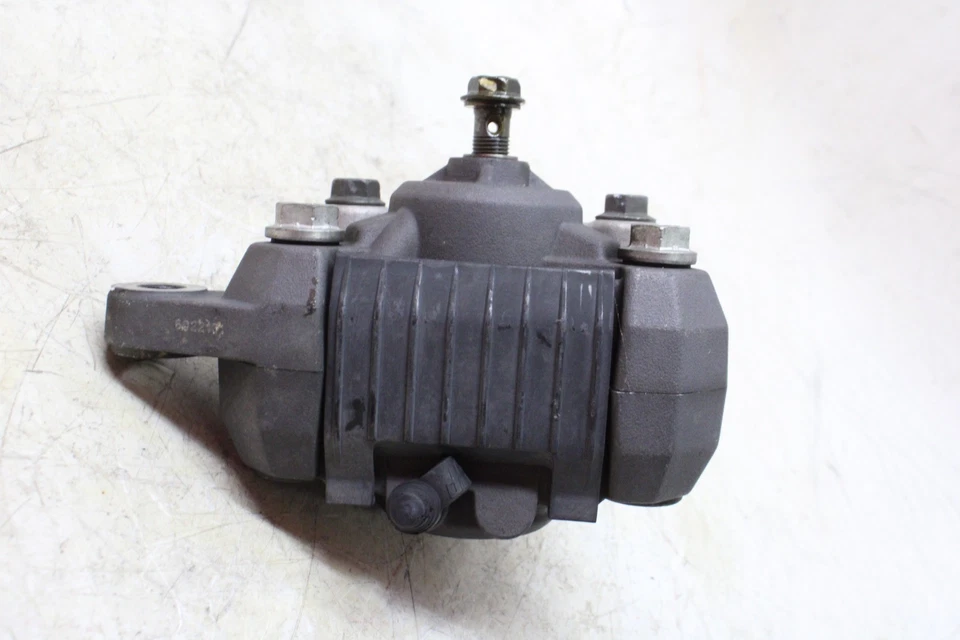 04-09 PINZA DE FRENO TRASERA SUZUKI GS500F OEM CON SOPORTE DE MONTAJE Foto 3 de 4