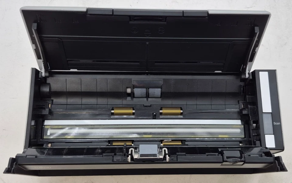 Escáner de documentos Fujitsu ScanSnap S1300 - solo escáner Foto 3 de 4